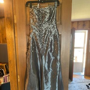 Prom dress size 4 grey